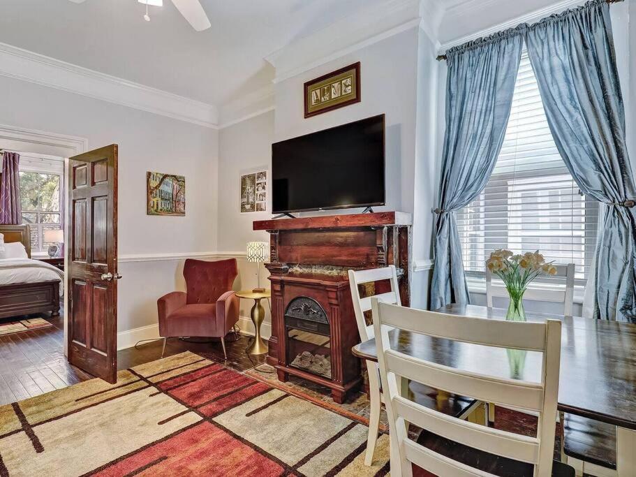 Historic Savannah Gold Private Condo With Pool - 2Bed, 1&Half Bath, Sleeps 6, 1St Floor, 15 Min Walk To Historic Savannah Center And All Attractions Buitenkant foto