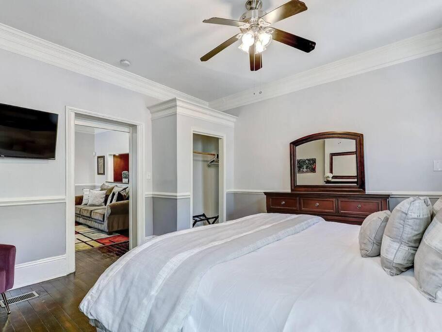 Historic Savannah Gold Private Condo With Pool - 2Bed, 1&Half Bath, Sleeps 6, 1St Floor, 15 Min Walk To Historic Savannah Center And All Attractions Buitenkant foto