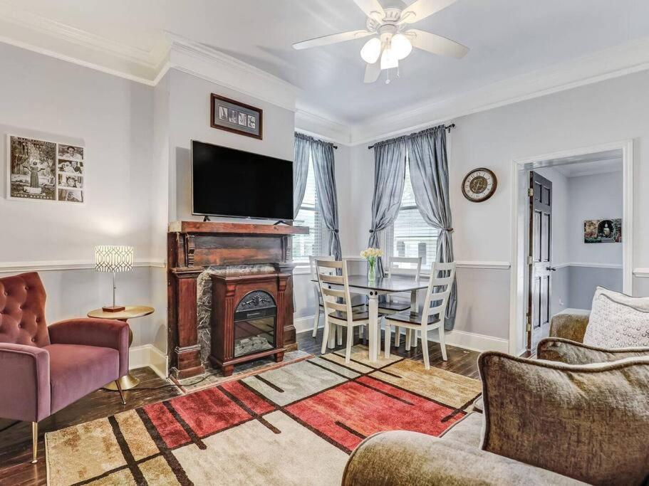 Historic Savannah Gold Private Condo With Pool - 2Bed, 1&Half Bath, Sleeps 6, 1St Floor, 15 Min Walk To Historic Savannah Center And All Attractions Buitenkant foto