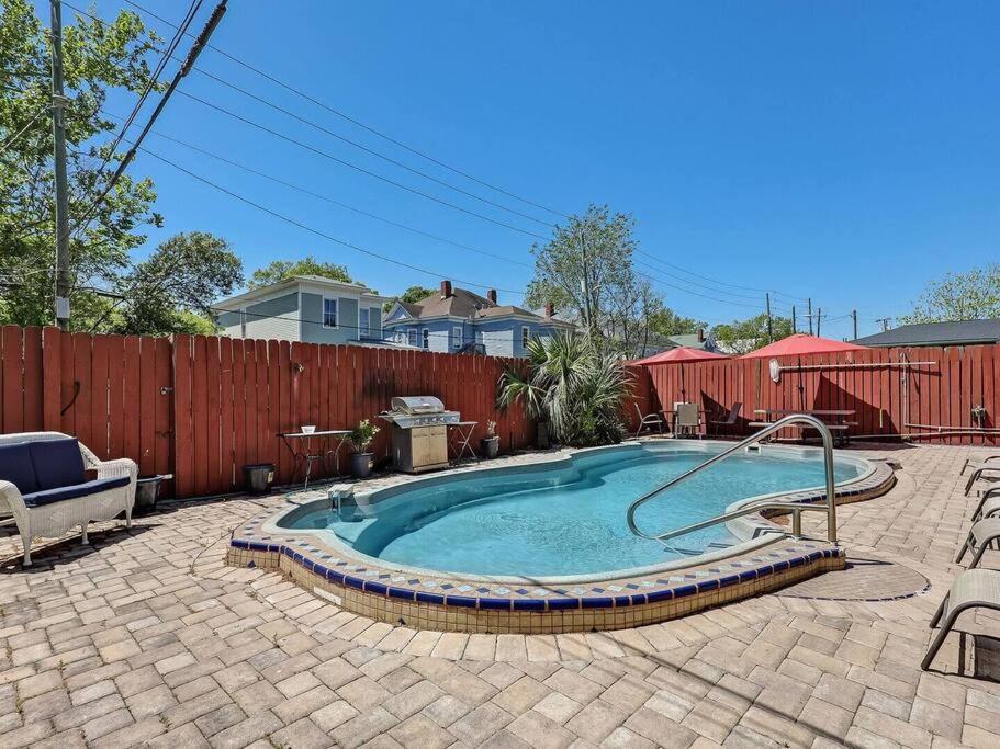 Historic Savannah Gold Private Condo With Pool - 2Bed, 1&Half Bath, Sleeps 6, 1St Floor, 15 Min Walk To Historic Savannah Center And All Attractions Buitenkant foto